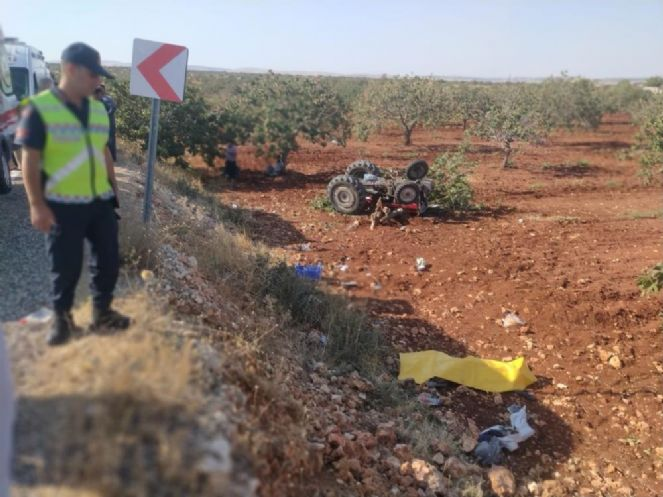 Gaziantep'te trafik kazası: Traktör tarlaya uçtu! Ölü ve yaralılar var