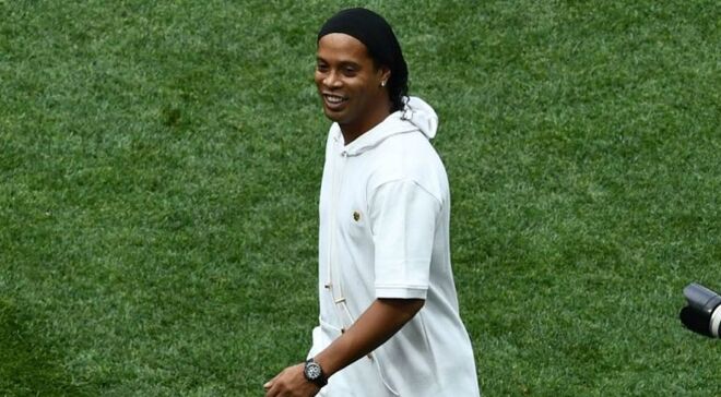 Ronaldinho ne kadar kazanıyor: Futboldan hapishaneye (işte kariyeri)